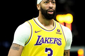 关于西亚卡姆连续五场比赛得分超过刷新纪录，勇士不断突破！上演精彩一战的信息-九游会网址