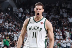 巴塞罗那教练压力巨大！，字母哥遭遇十持续失利比赛高潮迭起的简单介绍-九游会J9